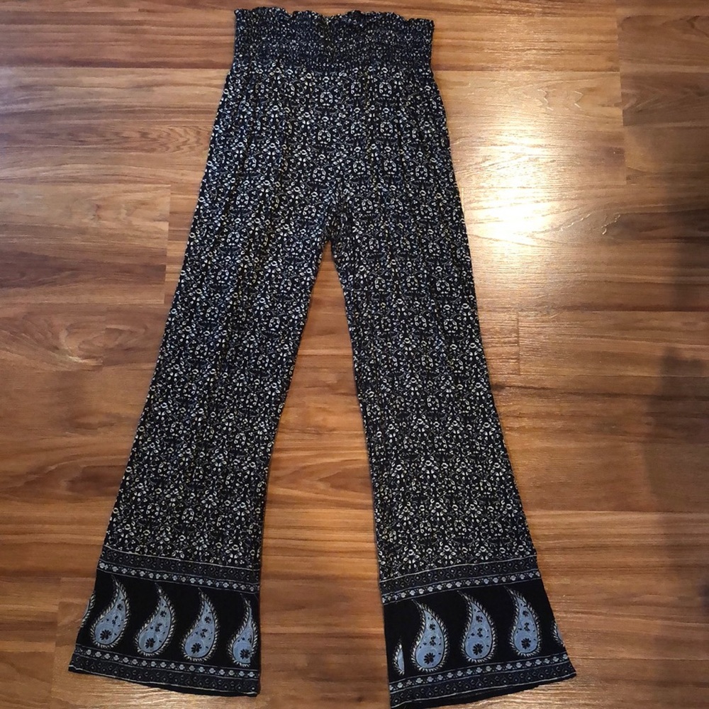 American Eagle flow pants in size SMALL